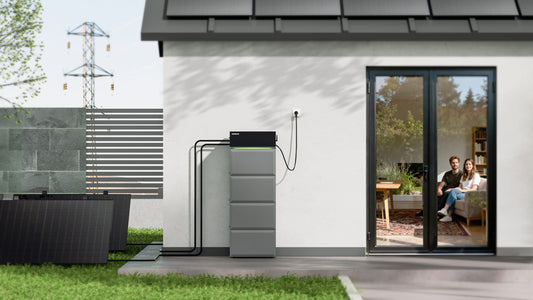 Plug-in thuisbatterij met stekker voor zonnepanelen: wanneer is een kleine batterij genoeg?